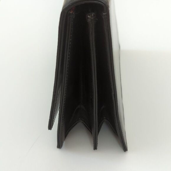 Vintage Retro Leather Handbag with Gold Lock and Red Interior - Picture 9 of 10